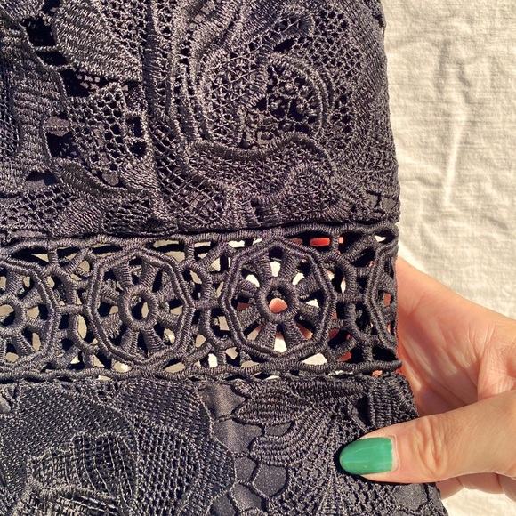 Black lace BB Dakota cocktail dress - Picture 5 of 7